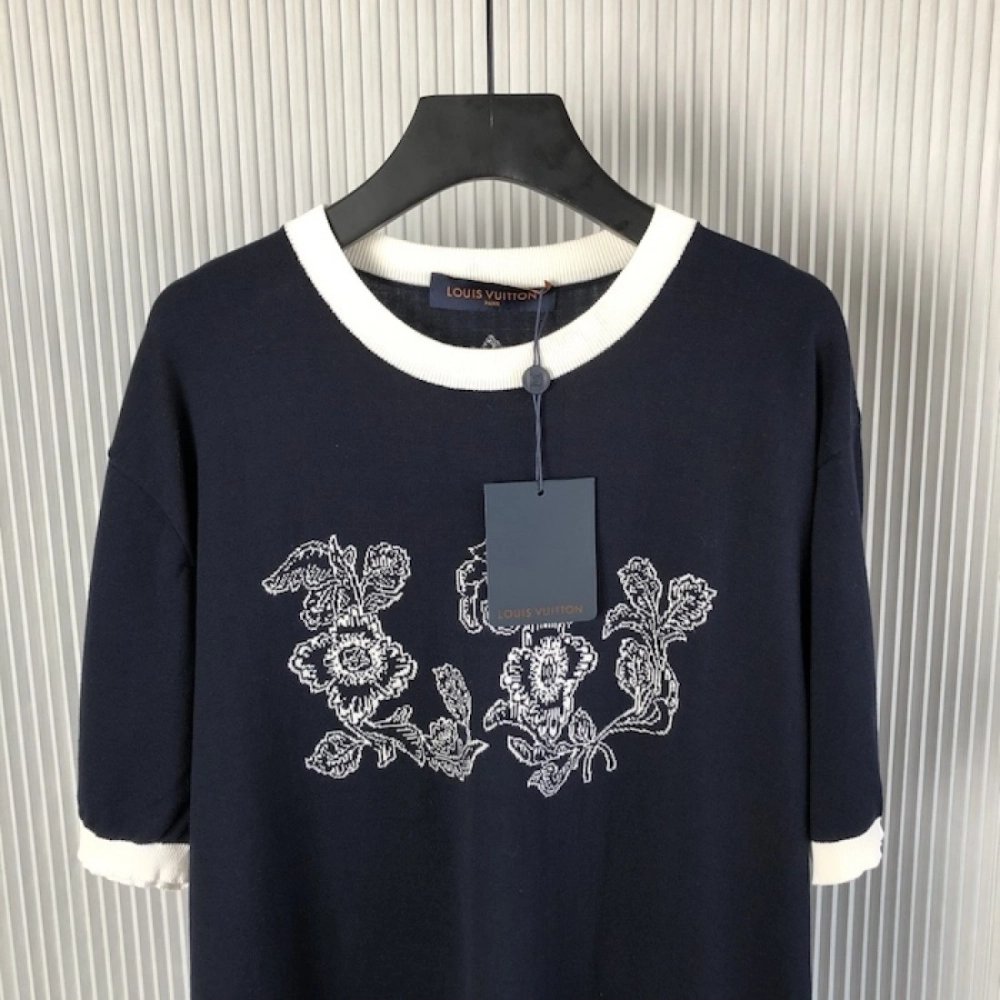 Louis Vuitton Graphic Intarsia Short-Sleeved Cotton Crewneck 1AFXR7,Louis Vuitton T Shirt,Tshirt,Low price high quality.