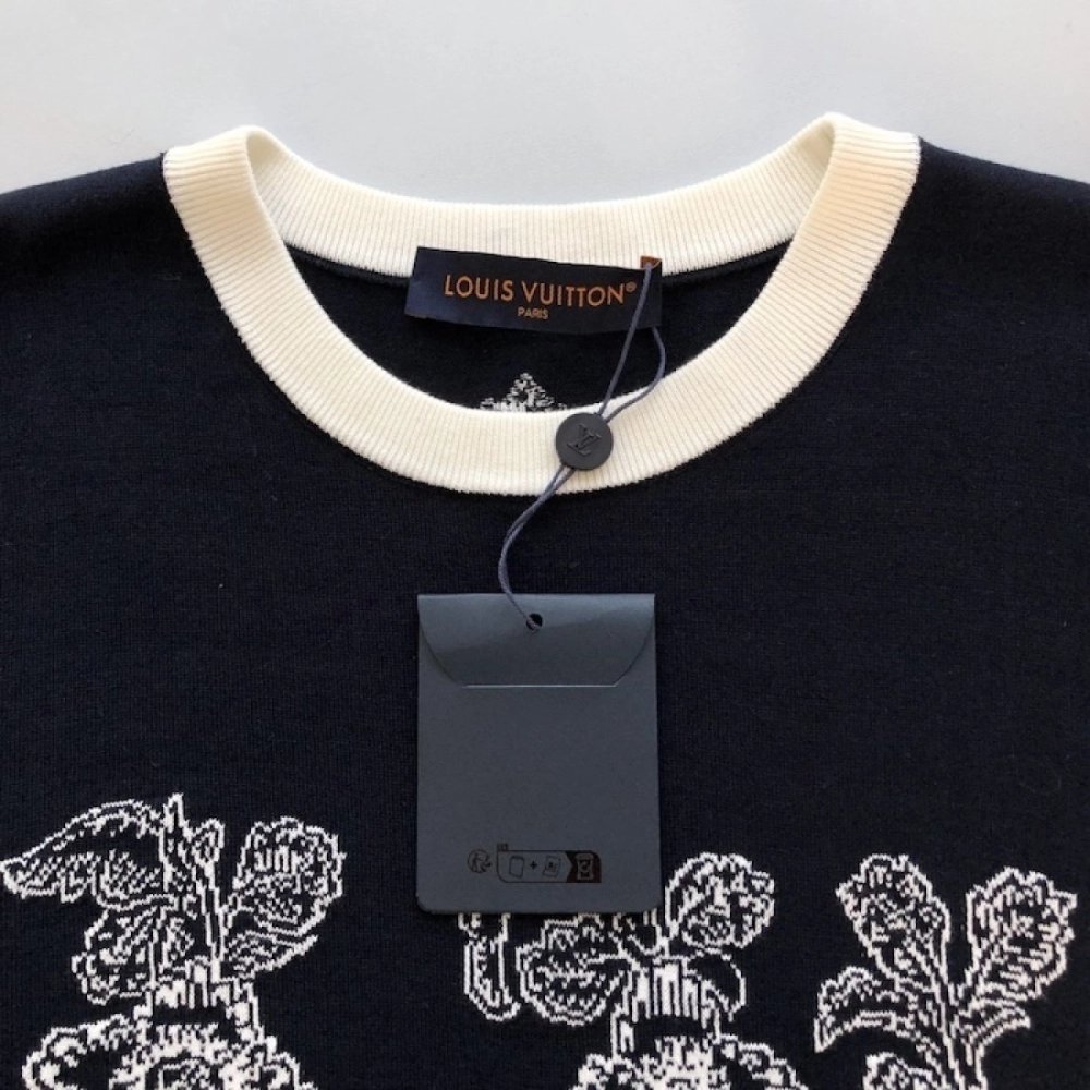 Louis Vuitton Graphic Intarsia Short-Sleeved Cotton Crewneck 1AFXR7,Louis Vuitton T Shirt,Tshirt,Low price high quality.