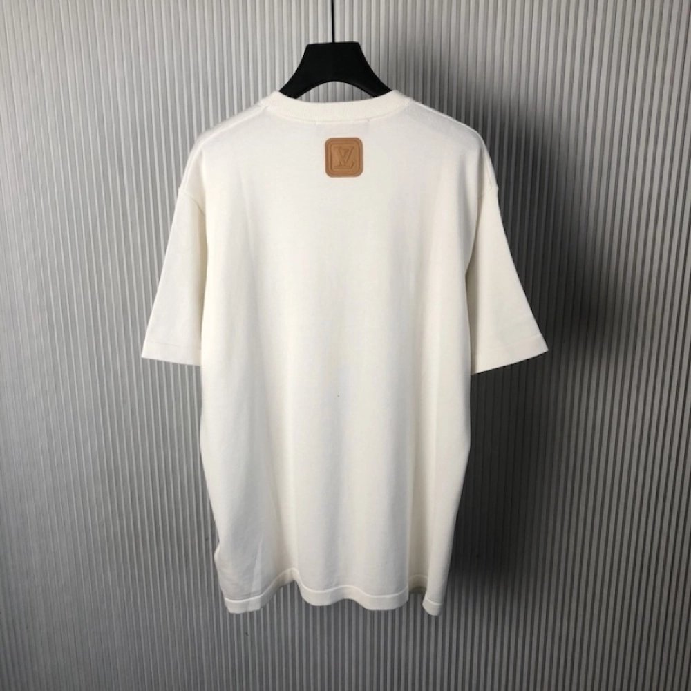 Louis Vuitton VVN Patch Short-Sleeved Cotton Crewneck 1AHCWB,Louis Vuitton T Shirt,Tshirt,Low price high quality.