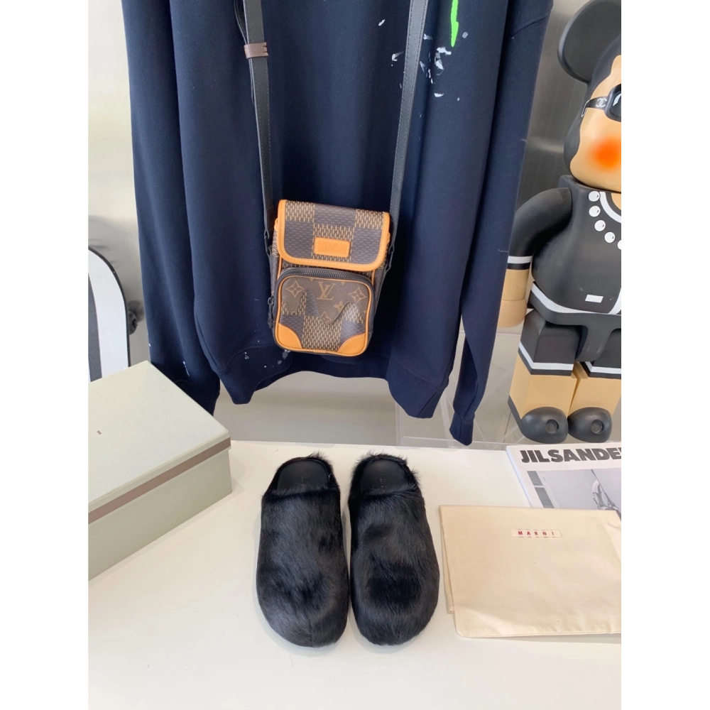 Marni Black LONG-HAIR CALFSKIN FUSSBETT SABOT Slide,Marni Slide,Men Sneakers