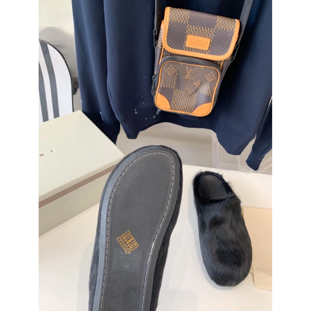 Marni Black LONG-HAIR CALFSKIN FUSSBETT SABOT Slide,Marni Slide,Men Sneakers