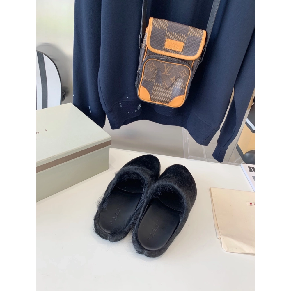 Marni Black LONG-HAIR CALFSKIN FUSSBETT SABOT Slide,Marni Slide,Men Sneakers