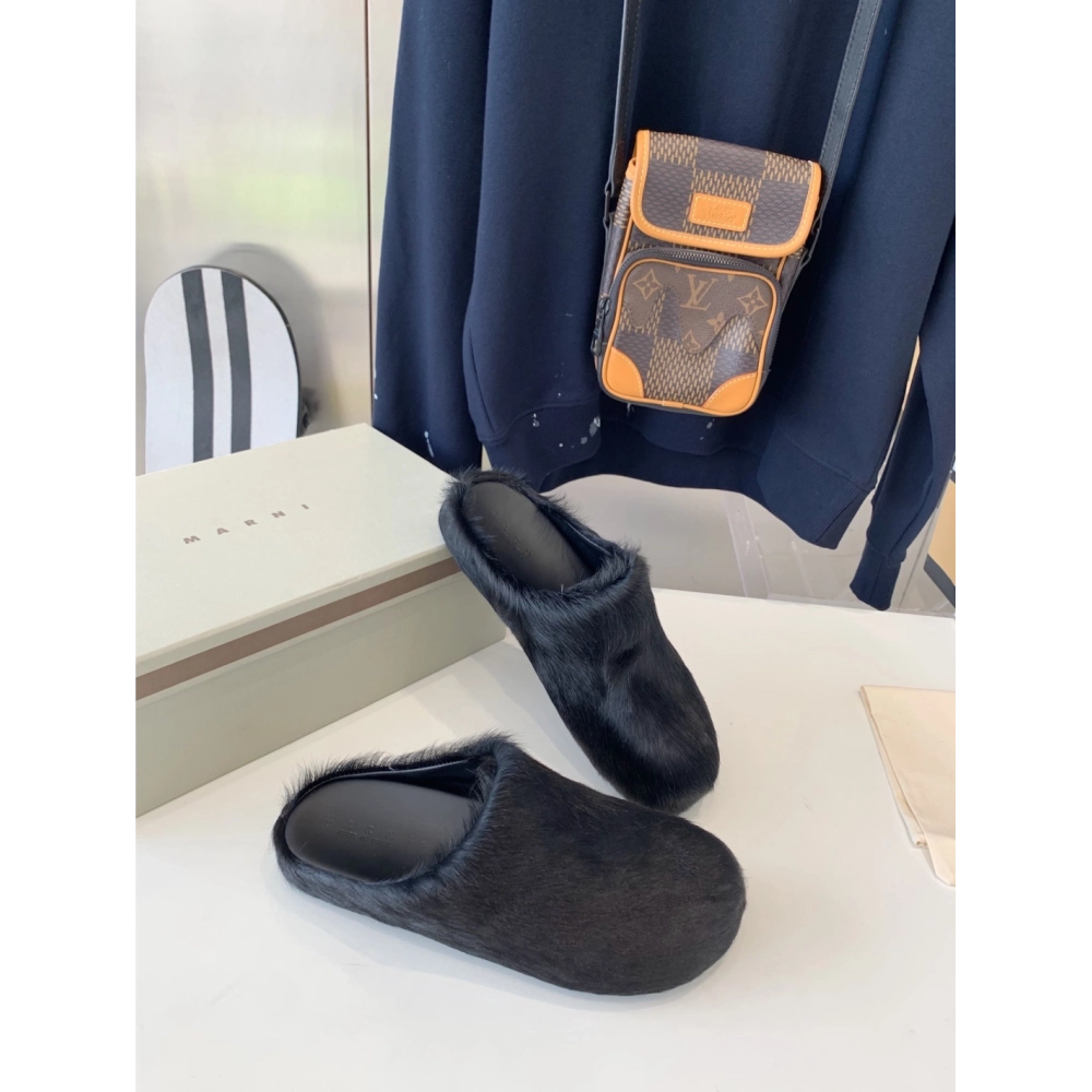 Marni Black LONG-HAIR CALFSKIN FUSSBETT SABOT Slide,Marni Slide,Men Sneakers