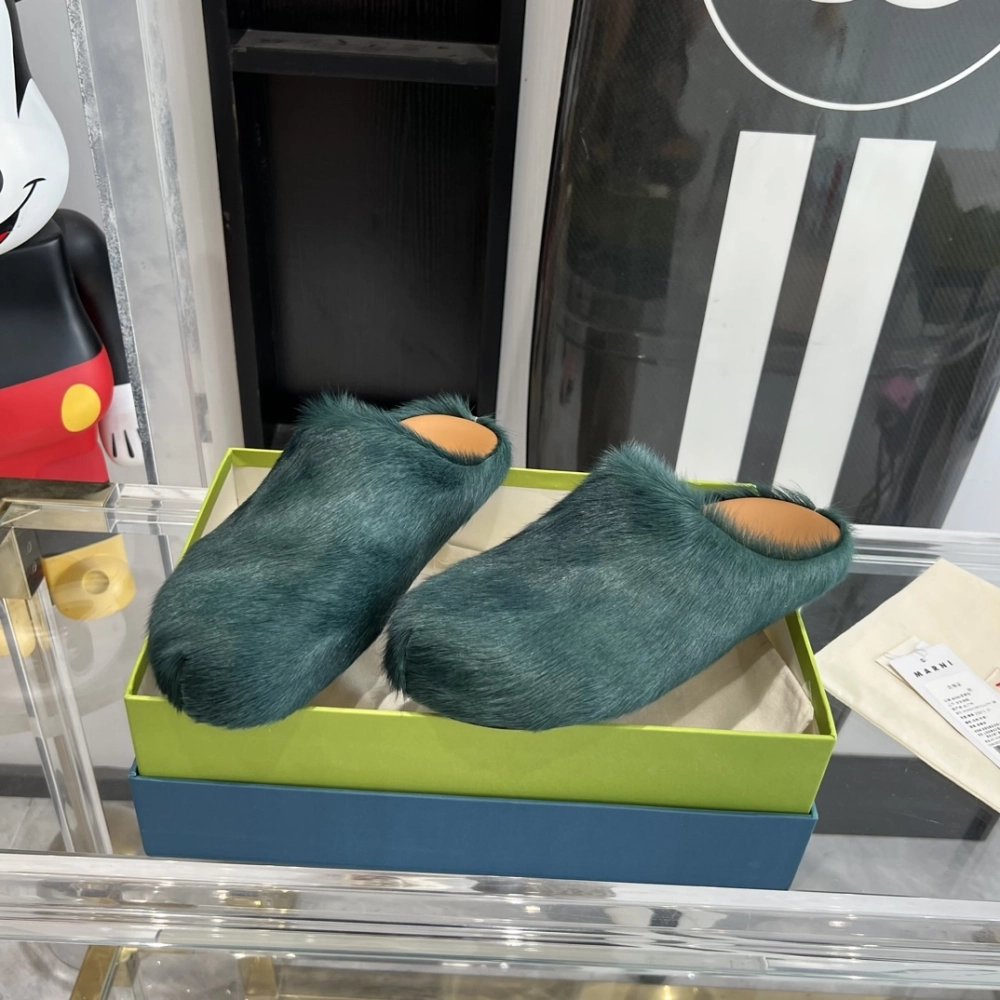 Marni Green LONG-HAIR CALFSKIN FUSSBETT SABOT Slide Green PB,Marni Slide,Men Sneakers