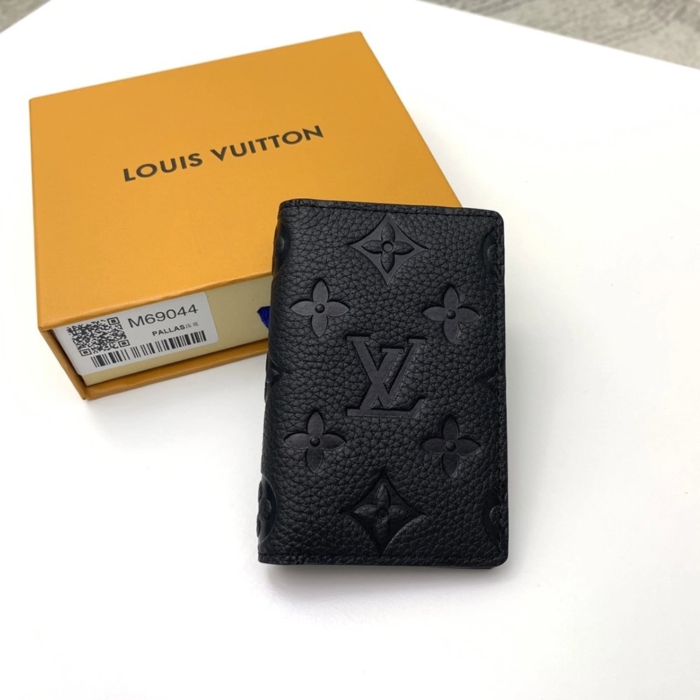 Louis Vuitton Wallets M69044 8X11X1cm