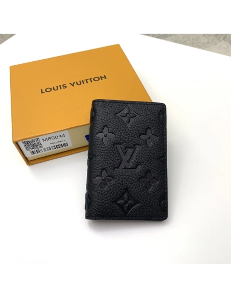 Louis Vuitton Wallets M69044 8X11X1cm
