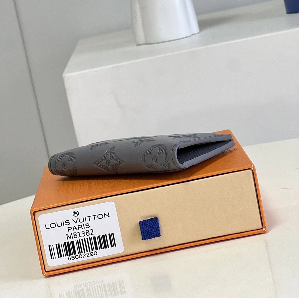 Louis Vuitton Wallets M81382 8X11X1cm