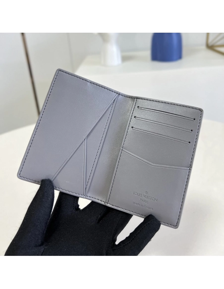 Louis Vuitton Wallets M81382 8X11X1cm