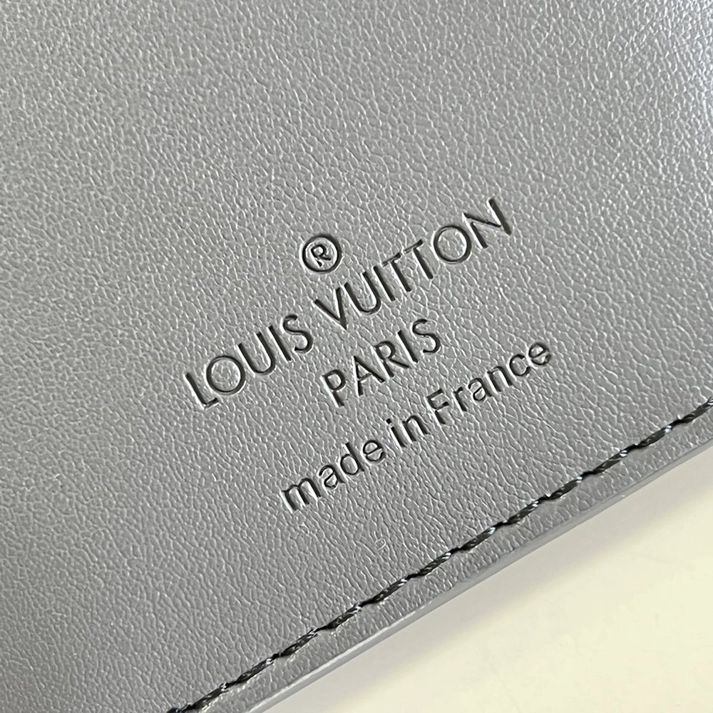 Louis Vuitton Wallets M81382 8X11X1cm