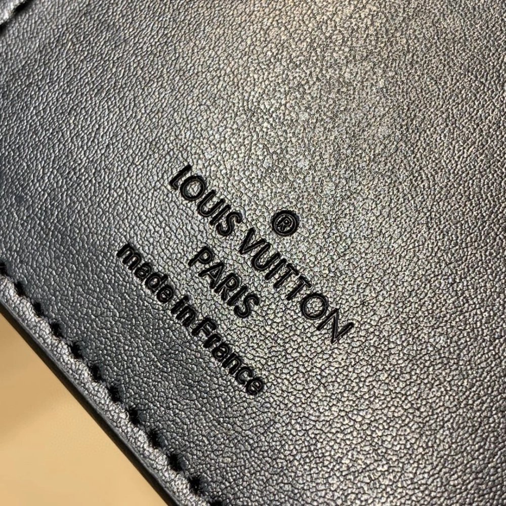 Louis Vuitton Wallet M80503 10X19X2cm