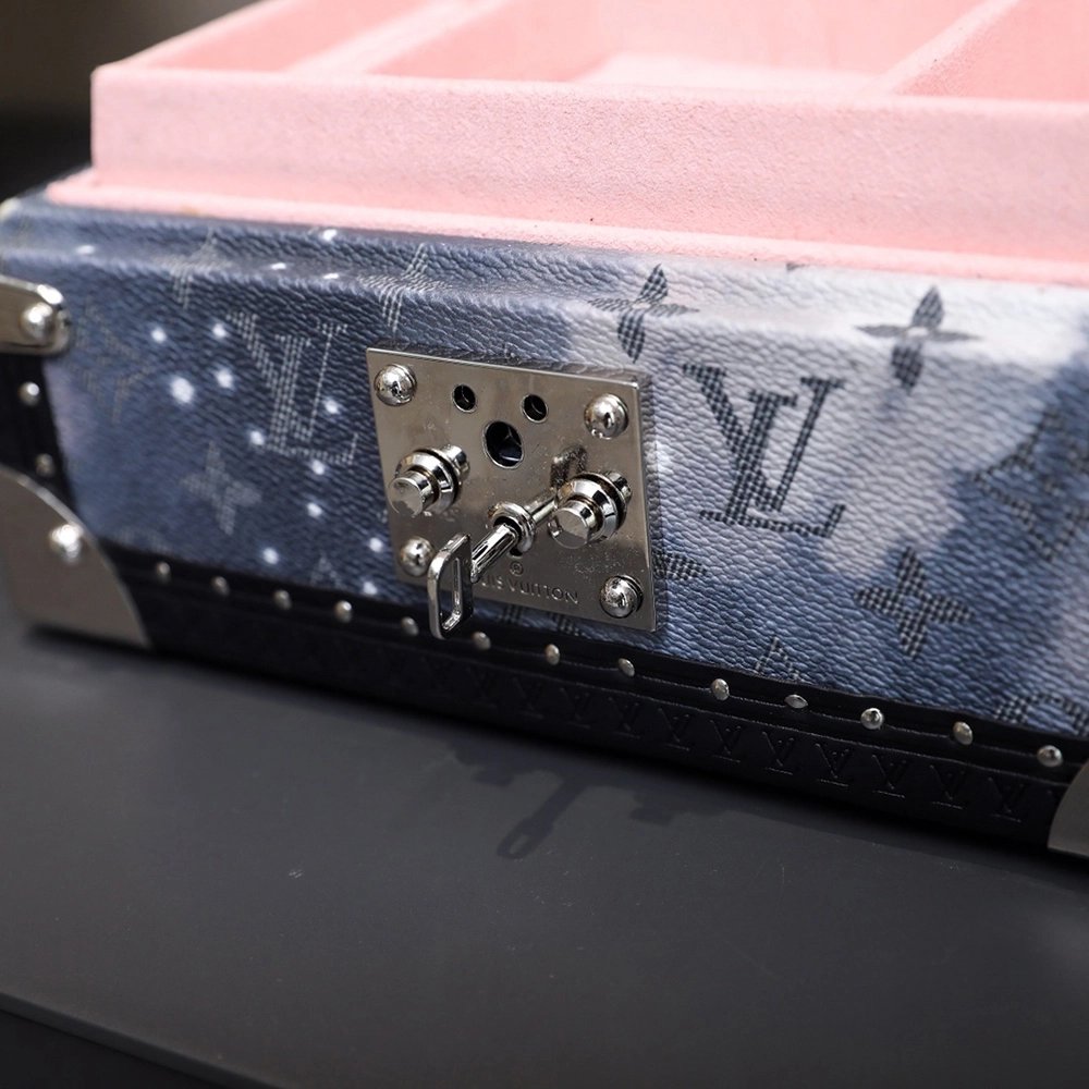 Louis Vuitton 8 Watch Case N48123 34X18X11cm