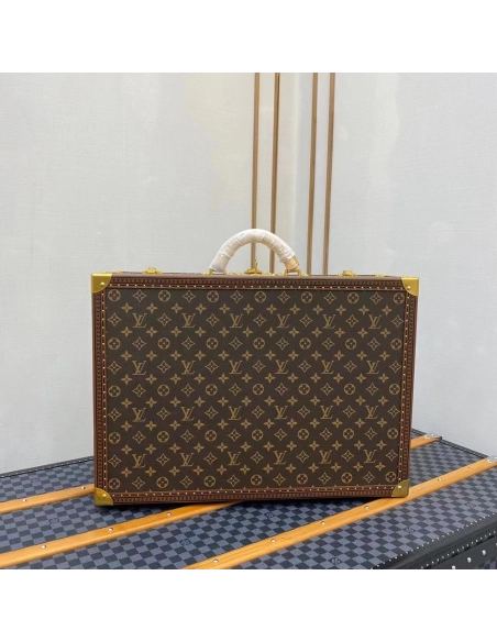 Louis Vuitton Bags M21325