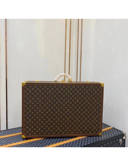 Louis Vuitton Bags M21325
