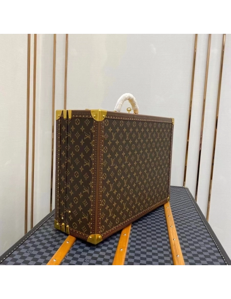 Louis Vuitton Bags M21325