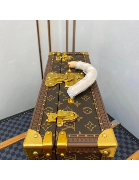 Louis Vuitton Bags M21325