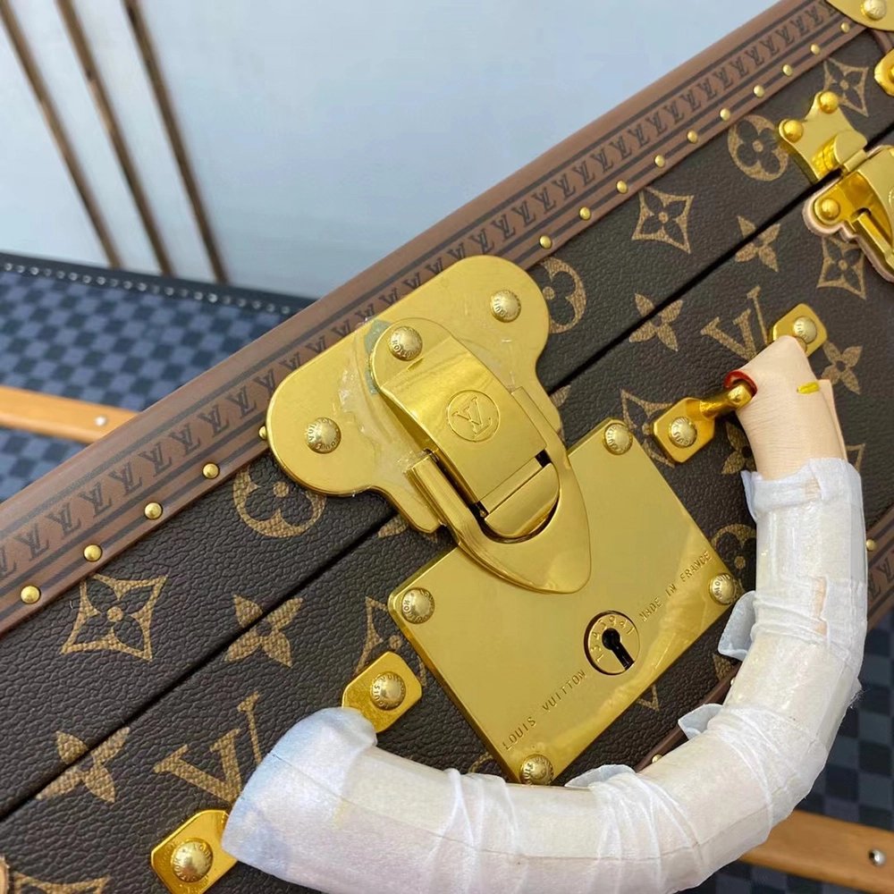 Louis Vuitton Bags M21325