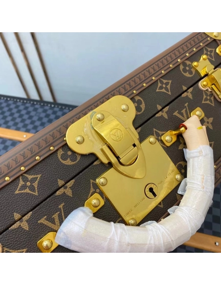 Louis Vuitton Bags M21325