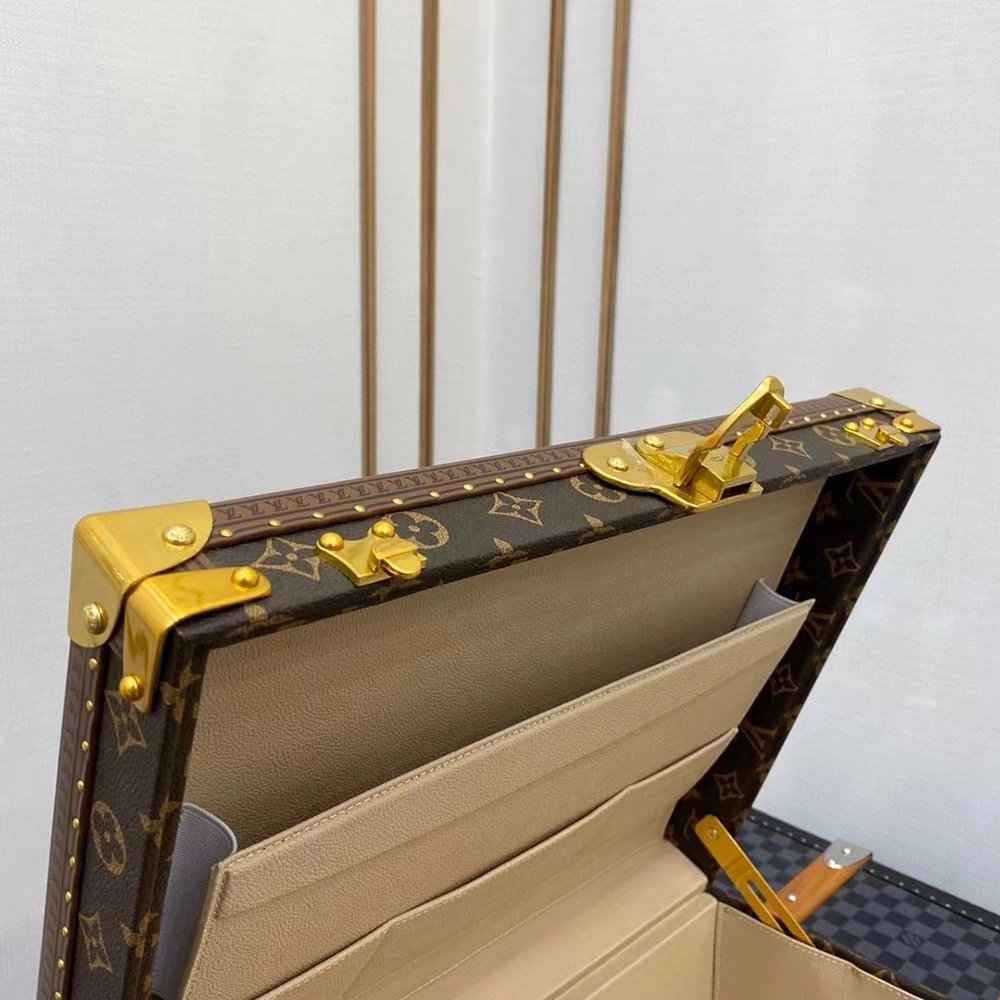 Louis Vuitton Bags M21325