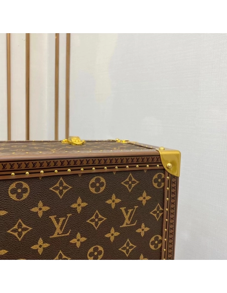 Louis Vuitton Bags M21325