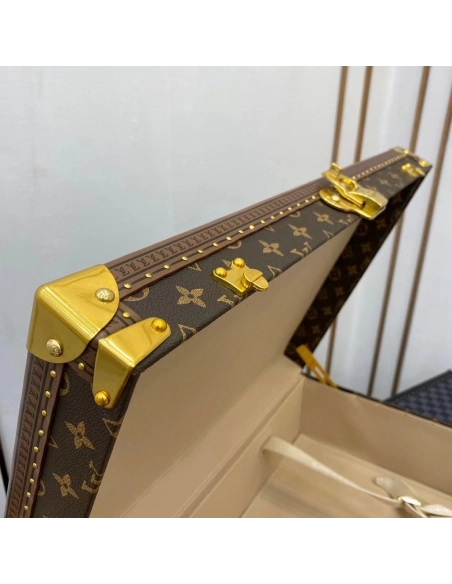 Louis Vuitton Bags M21325