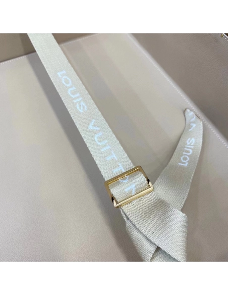 Louis Vuitton Bags M21325