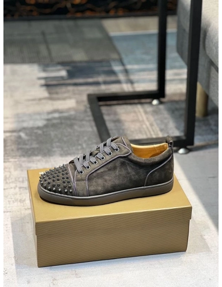 Knockoff Christian Louboutin Louis Junior Spikes Low-top Sneaker Veau Velours Olive