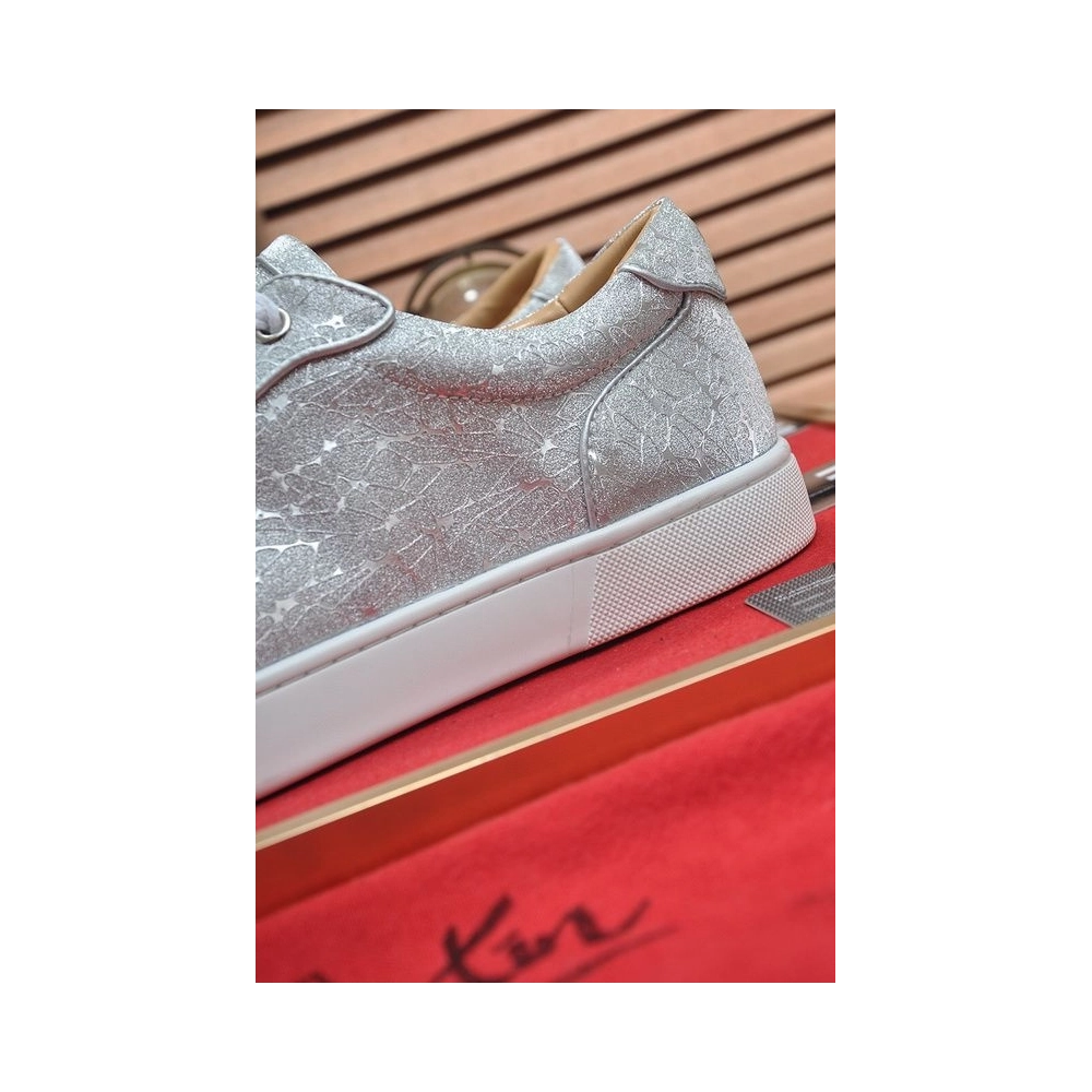 Discount Christian Louboutin Louis Junior Spikes Men Low-top Sneakers Glitter Fabric Silver Sale Online
