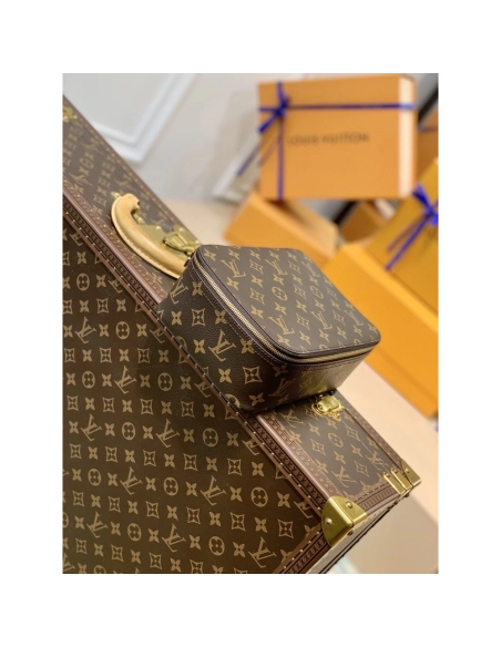 Louis Vuitton Bags M43689 22.4X8.5X14cm