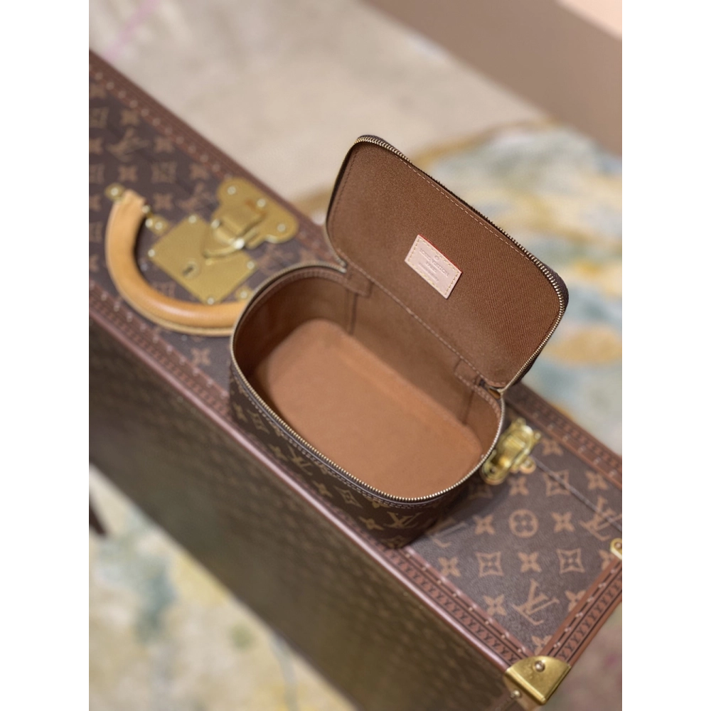 Louis Vuitton Bags M43688 17X8.5X9.5cm