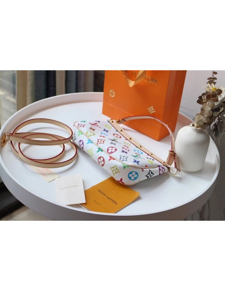 Louis Vuitton Bags M92649 22X13cm
