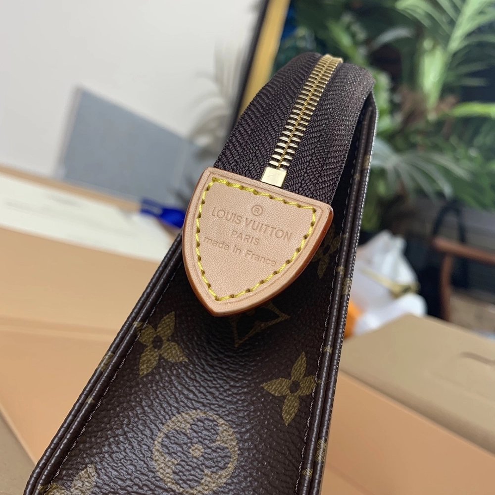 Louis Vuitton Bags M47544 19X15X6cm