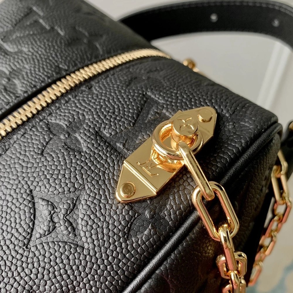 Louis Vuitton Bags M58515 15X24X15cm