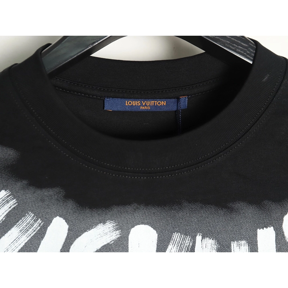 Louis Vuitton collar graffiti letters printed large logo shortsleeved Tshirt,cheap Louis Vuitton