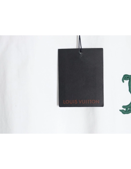 Louis Vuitton embroidered logo badge shortsleeved Tshirt,cheap Louis Vuitton