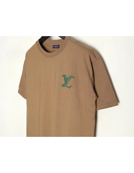 Louis Vuitton embroidered logo badge shortsleeved Tshirt,cheap Louis Vuitton