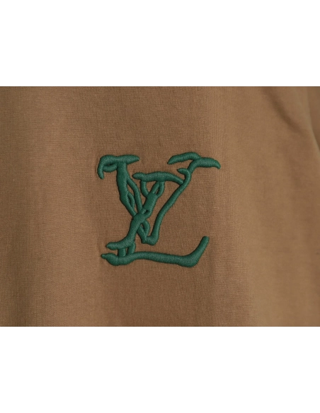 Louis Vuitton embroidered logo badge shortsleeved Tshirt,cheap Louis Vuitton