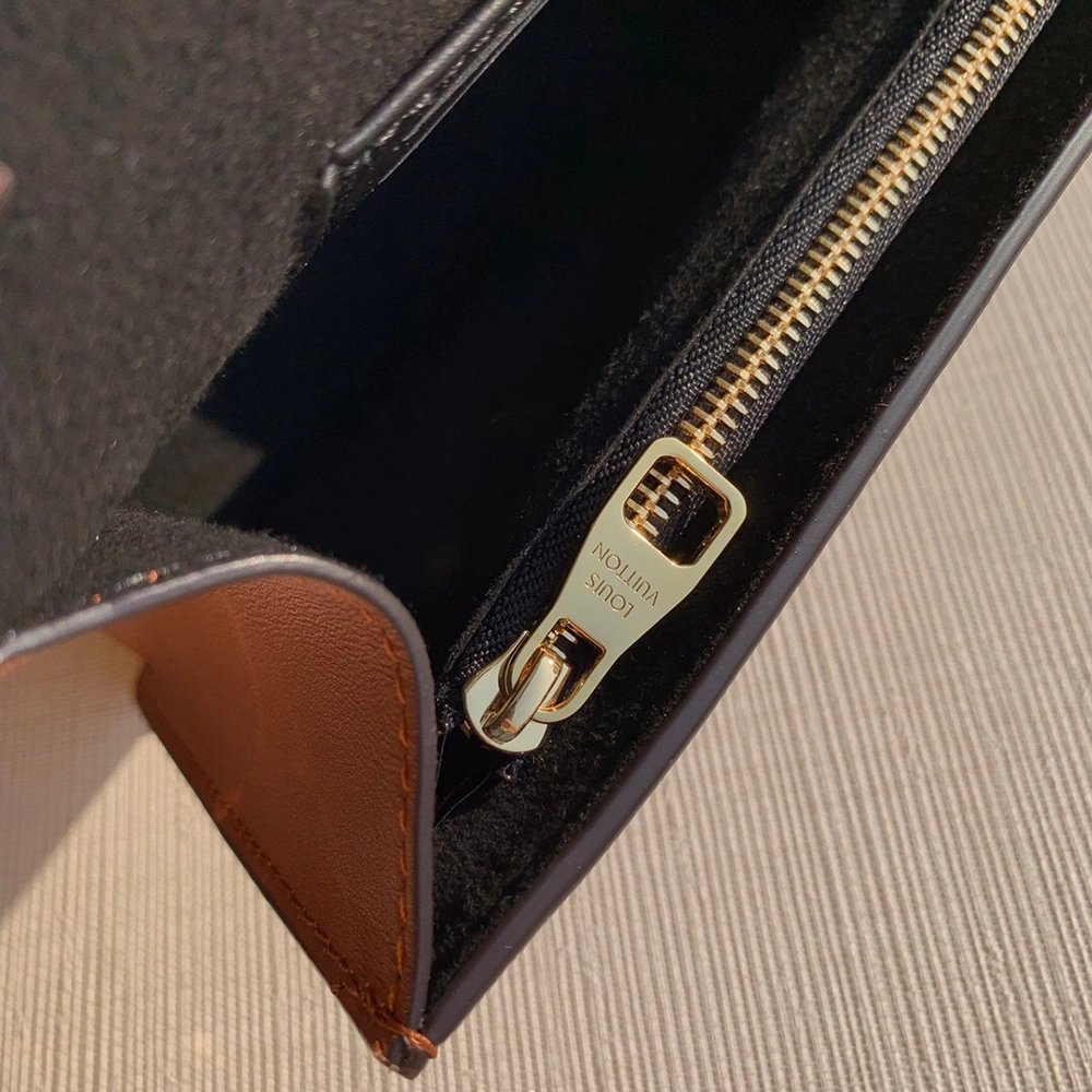 Louis Vuitton Bags M68746 19X12X5cm
