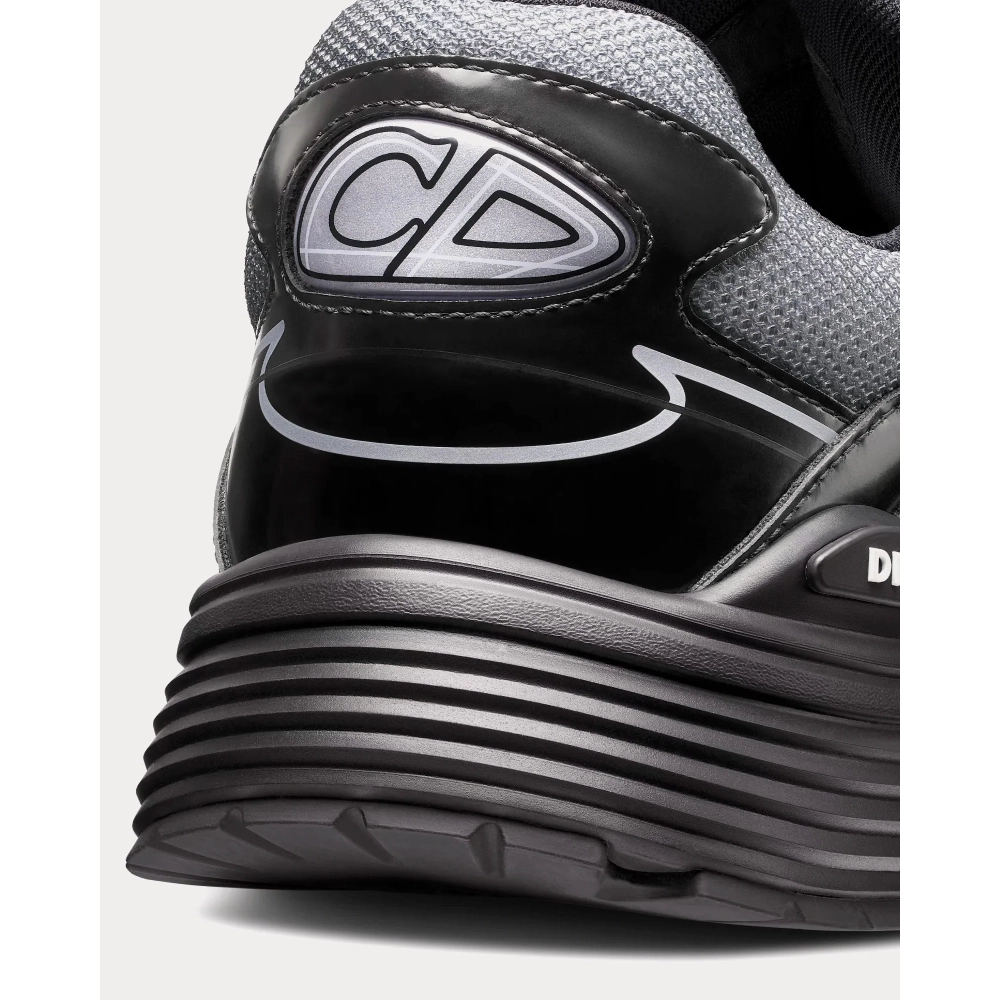 A House staple, the athletic and modern B30 sneaker is offered in a new version combining technical savoir-faire and sophisticat