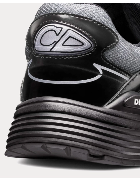 A House staple, the athletic and modern B30 sneaker is offered in a new version combining technical savoir-faire and sophisticat