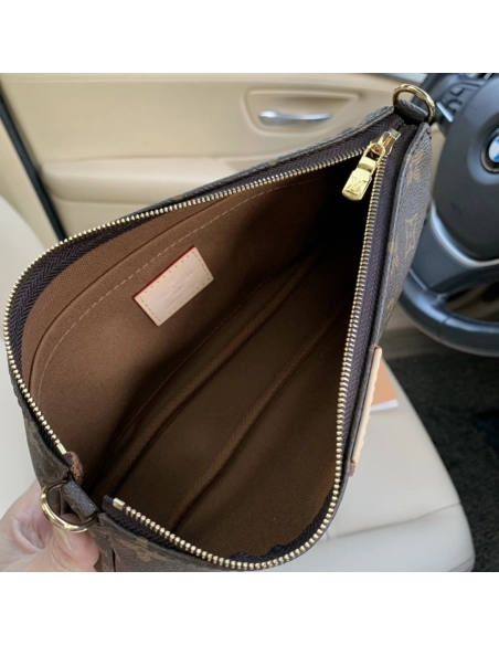 Louis Vuitton Bags M44813 24X16X6cm