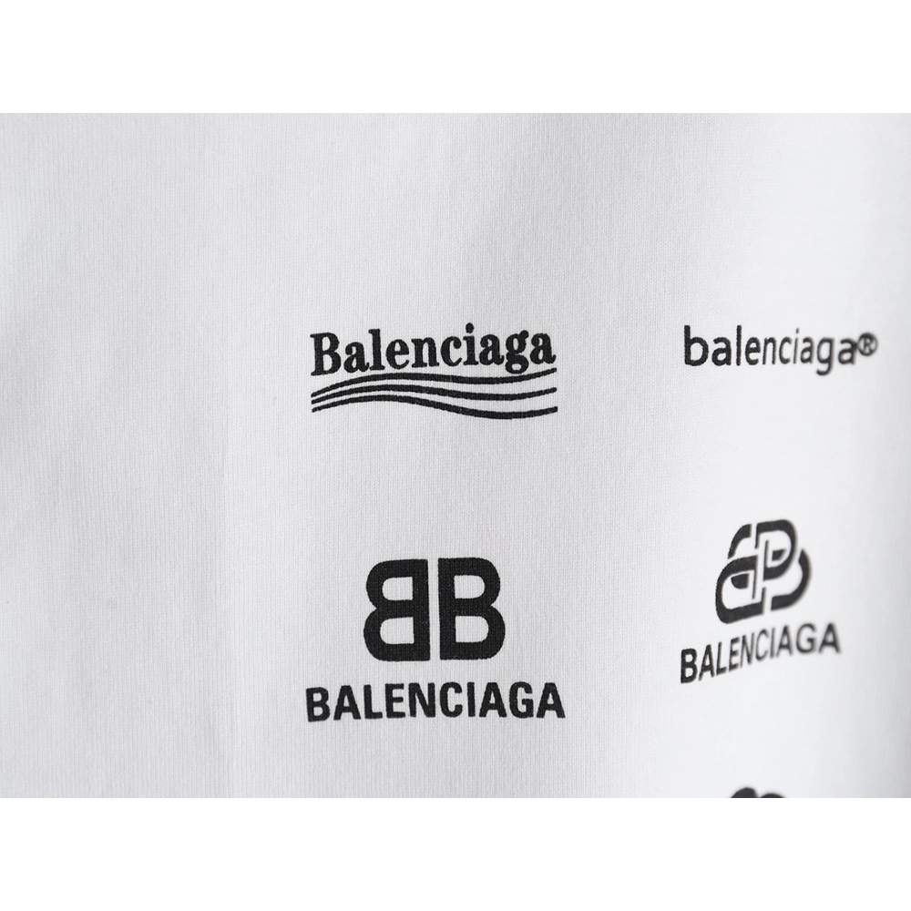 Balenciaga multilingual print short-sleeved T-shirt,Balenciaga