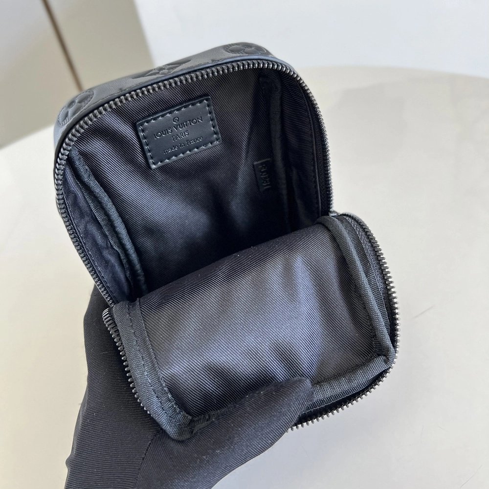 Louis Vuitton Bags M81005 11X18X8cm