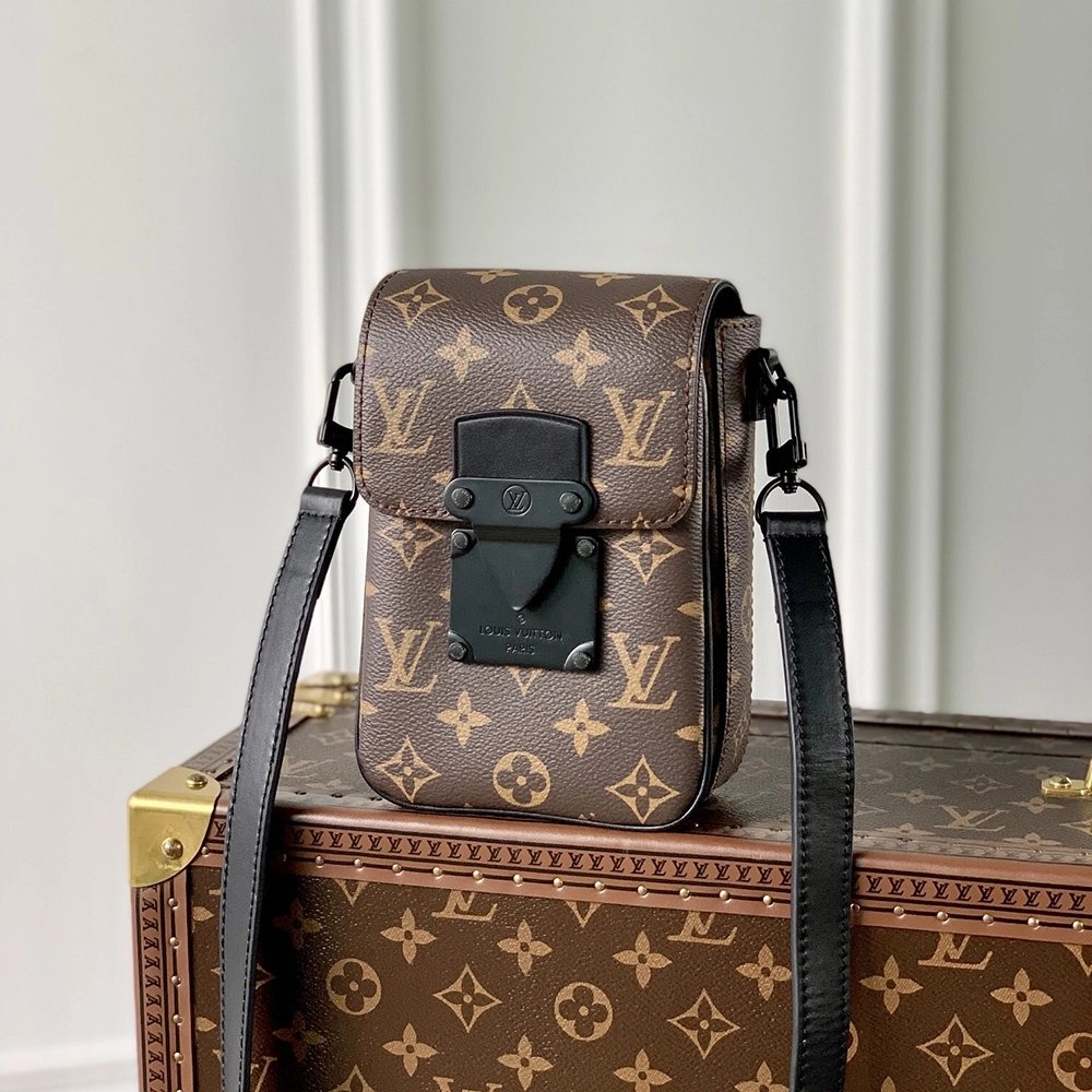 Louis Vuitton Bags M81522 12X19X7cm