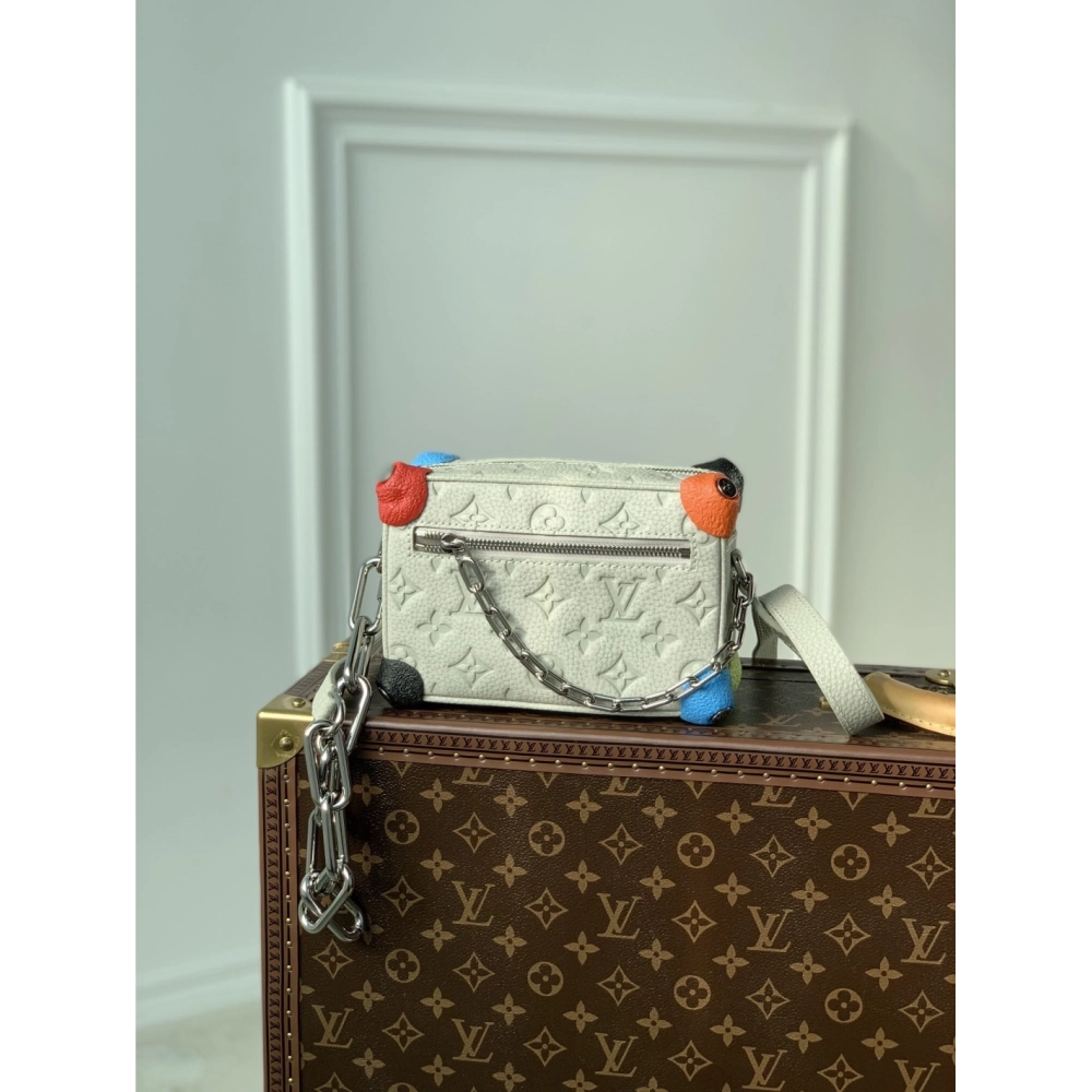 Louis Vuitton Bags M81606 18.5X13X8cm