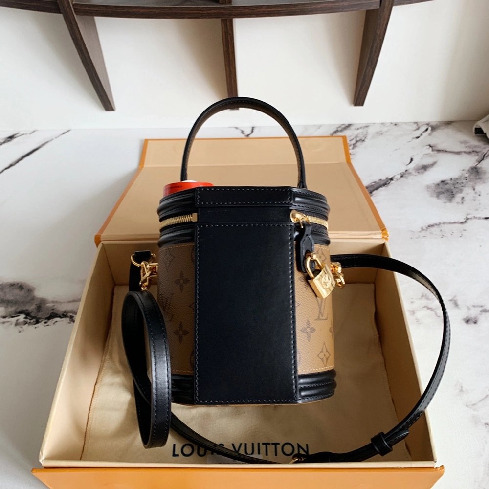 Louis Vuitton Bags M43986 15x17x15cm