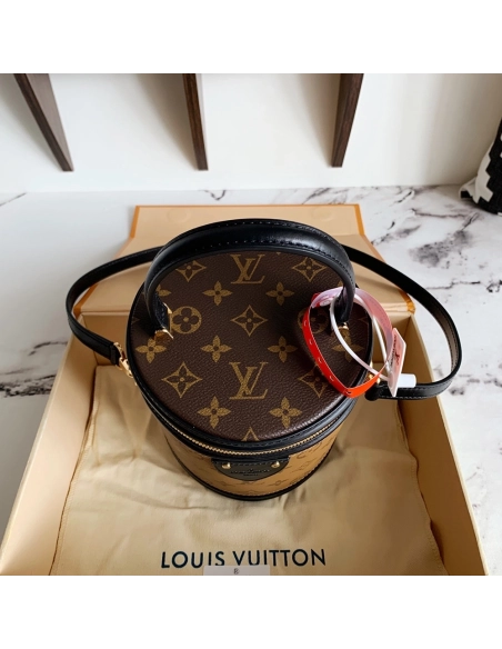 Louis Vuitton Bags M43986 15x17x15cm