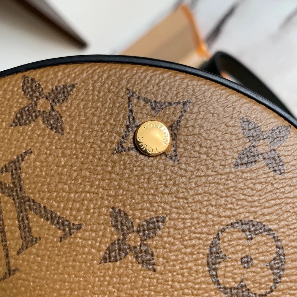 Louis Vuitton Bags M43986 15x17x15cm