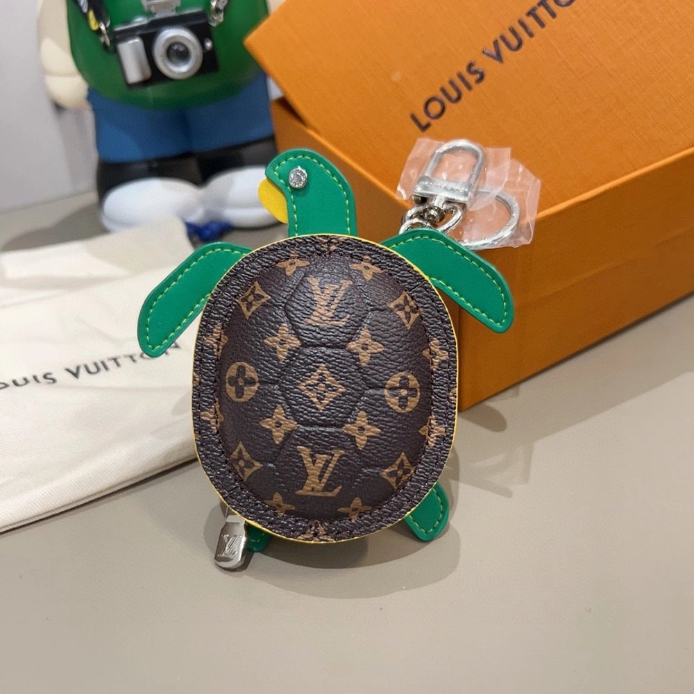 Louis Vuitton Turtle Pouch Bag Charm Brown M01471,Keychain