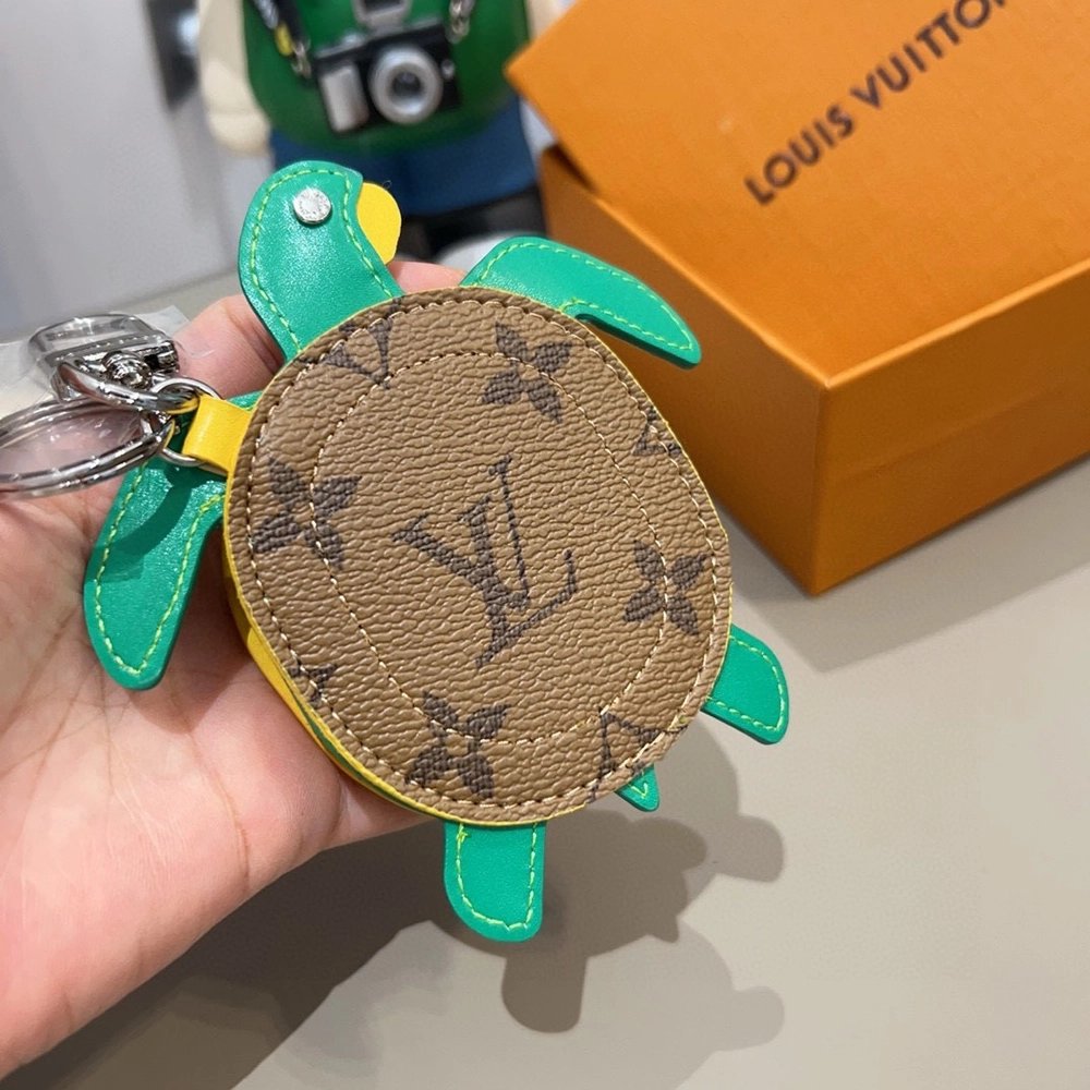 Louis Vuitton Turtle Pouch Bag Charm Brown M01471,Keychain