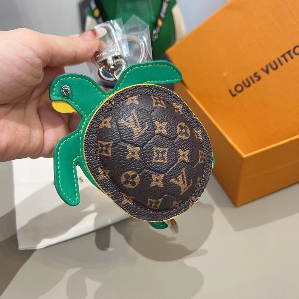 Louis Vuitton Turtle Pouch Bag Charm Brown M01471,Keychain
